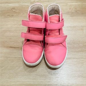 UGG kids boots Rennon II, kids size 2, color pink, gently used